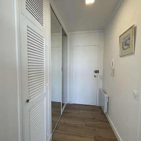 Apartment Renove Avec Grande Terrasse Et Garage A - Fr-1-494-184